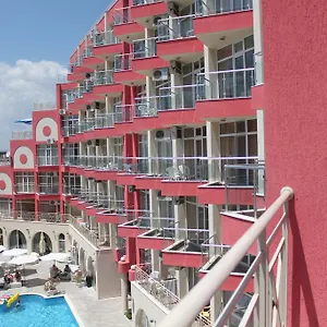 3* Апарт-отель Rose Garden Omax